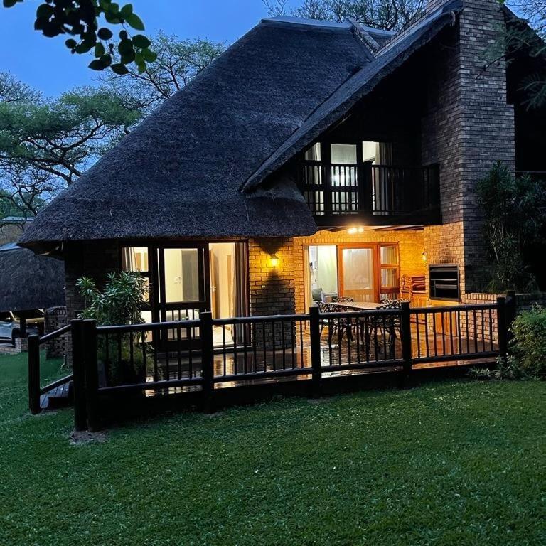 Inyamatane Luxury Lodge Hazyview Buitenkant foto